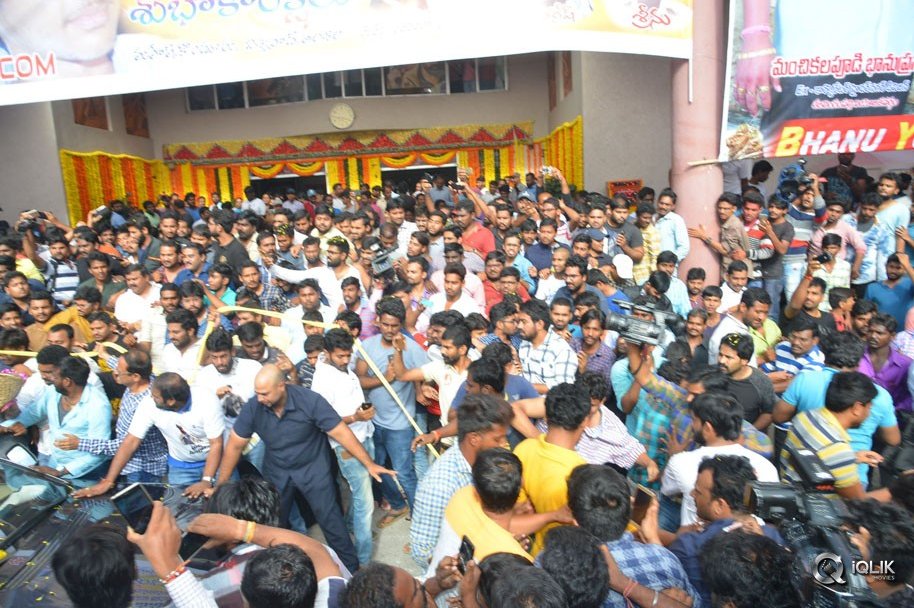 Balakrishna-Watches-Paisa-Vasool-Movie-at-Bramaramba-Theatre